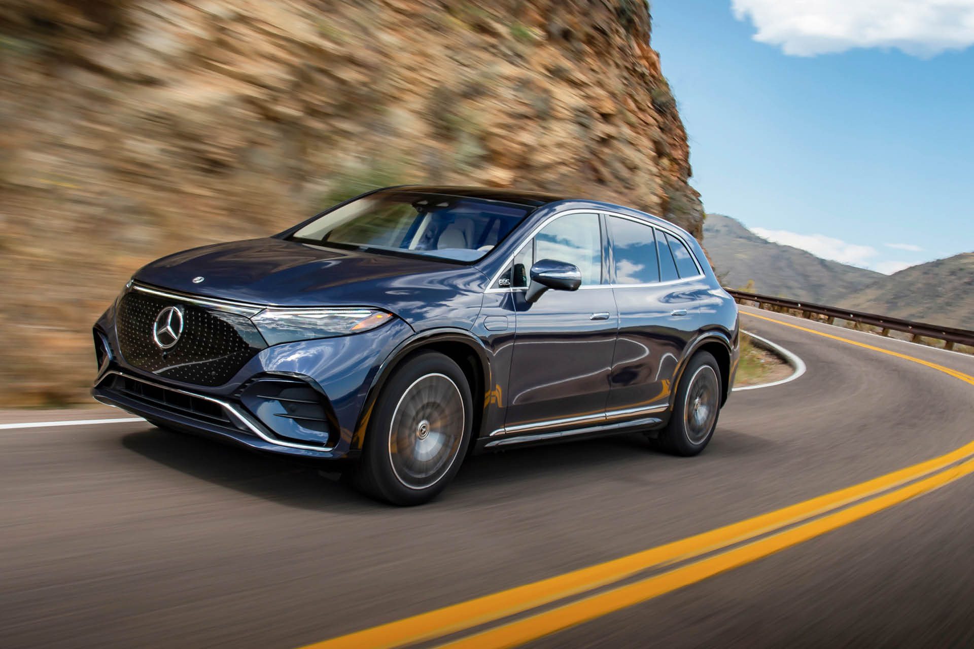 Mercedes-Benz EQS 450 SUV local pricing announced - Sadeaalaradio