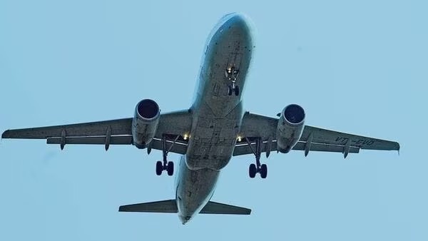 plane take off with two missing windows