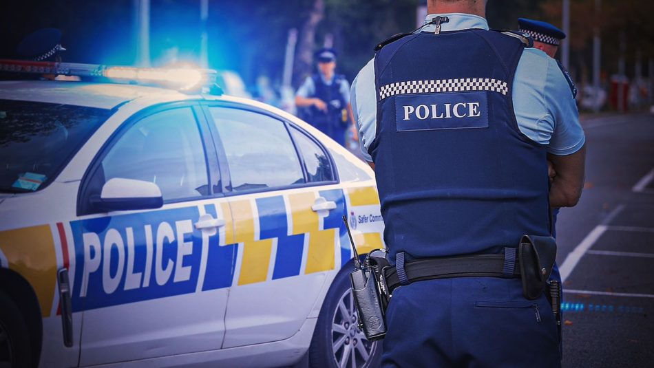 ram raiders hit papatoetoe jeweller