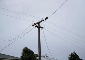 hundreds still without power